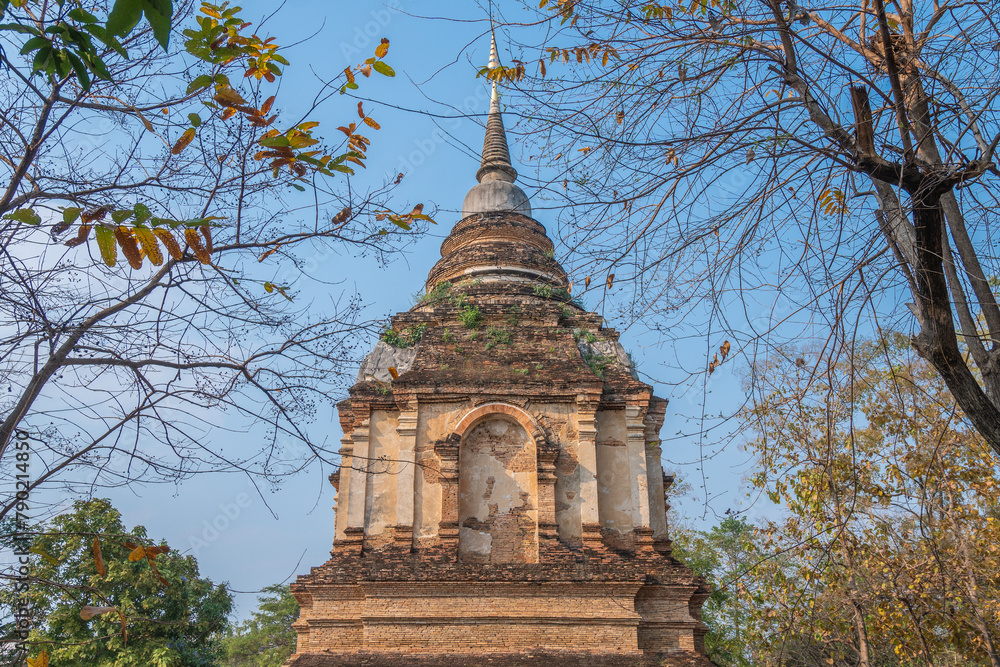 Fototapeta premium Buddhist temple, Asian culture, Chingmai, Thailand, architecture of Asia