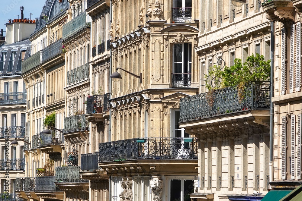 Fototapeta premium Vue sur un ensemble d'immeubles
