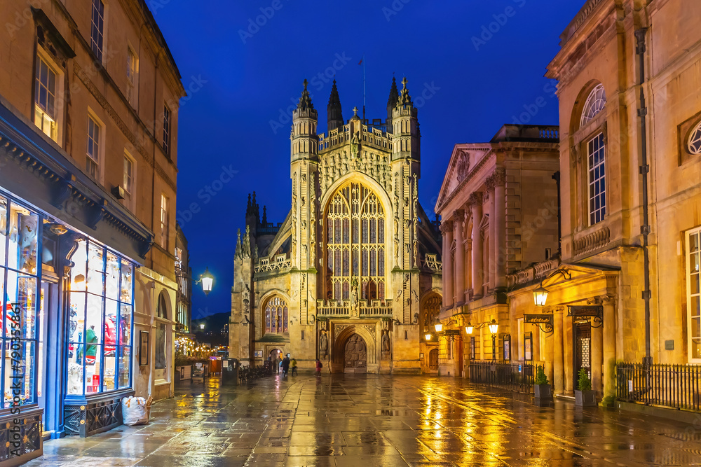 Historic Bath Abbey  in old town center