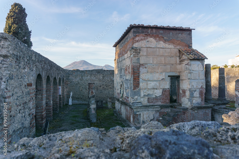 Fototapeta premium Ancient roman ruin during golden hour at sunset, Pompeii, Campania, Italy