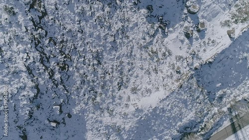Montaña nevada vista aérea de drone