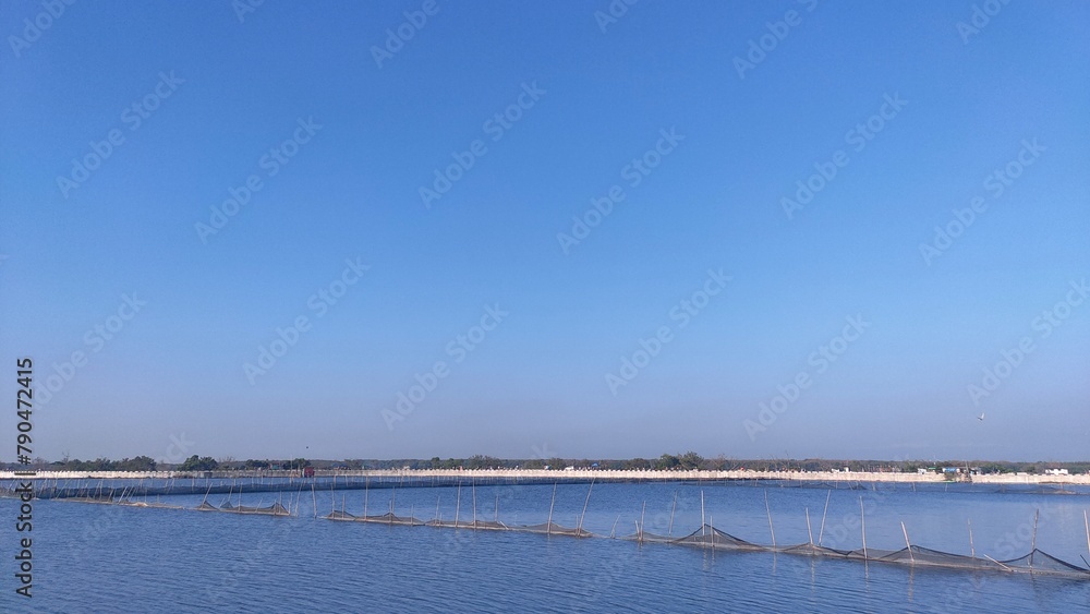 Malabon dike on a hot April summer morning