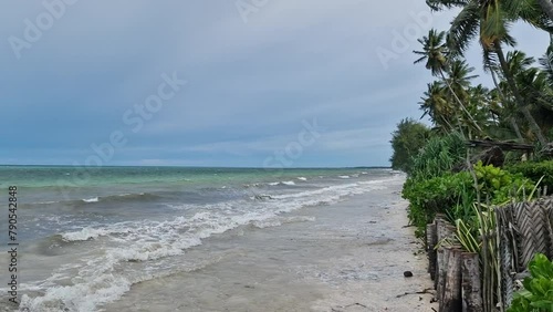 Weißer Sandstrand auf Sansibar in Tansania
