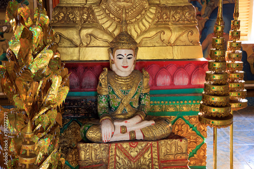 sitzender Buddha photo