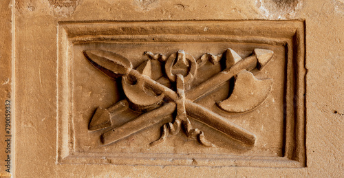 Escudo de armas simbólico en la iglesia