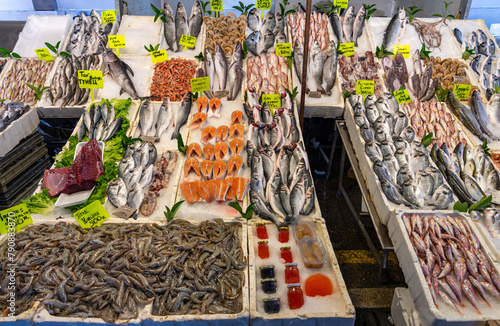 Türkei: Markt in Kemer mit großem Angebot an frischem Fisch zum Verkauf