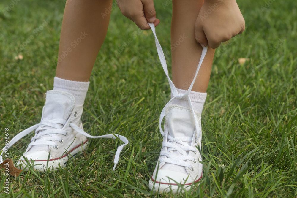 Picture of How to Teach Kids to Tie Their Shoes (Fast!) - Think Sensory