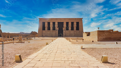 Tableau sur toile Soft focus image of the Temple of Dendera with Hathor Heads topping the columns