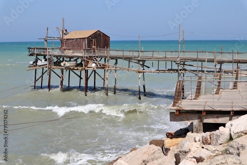 Termoli - Trabucco Celestino dalla scogliera di Via dei Trabucchi
