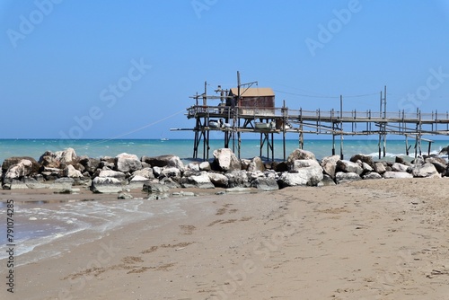 Termoli - Trabucco Celestino dalla spiaggia di Cala Sveva photo