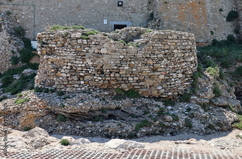 Termoli - Ruderi della duecentesca Torre Tornola