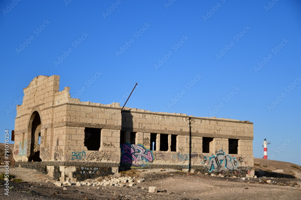 Fotografie EDIFICIOS EN RUINAS EN EL SUR DE LA ISLA DE TENERIFE