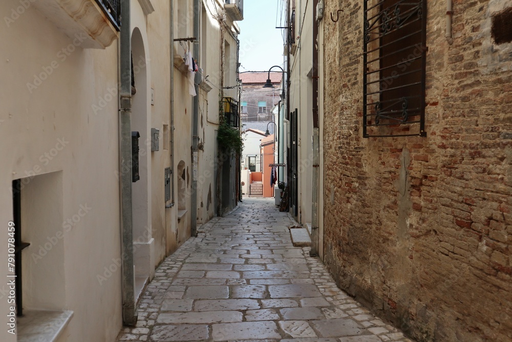 Termoli - Vicolo lungo Via Duomo