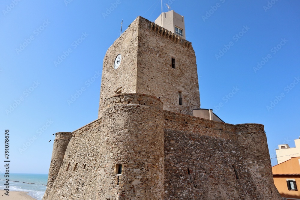 Termoli - Castello Svevo da Via dei Bastioni