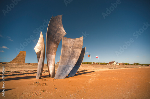 Monument Les Braves sur Omaha Beach