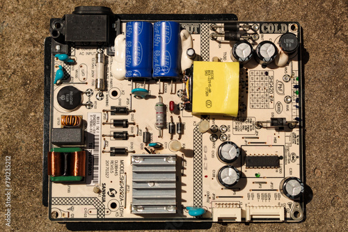 An electronic board, electronic circuit board