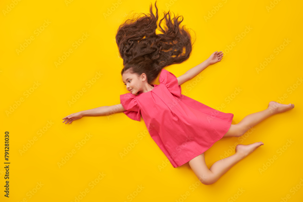 flying dreamy girl flying dreamy girl
