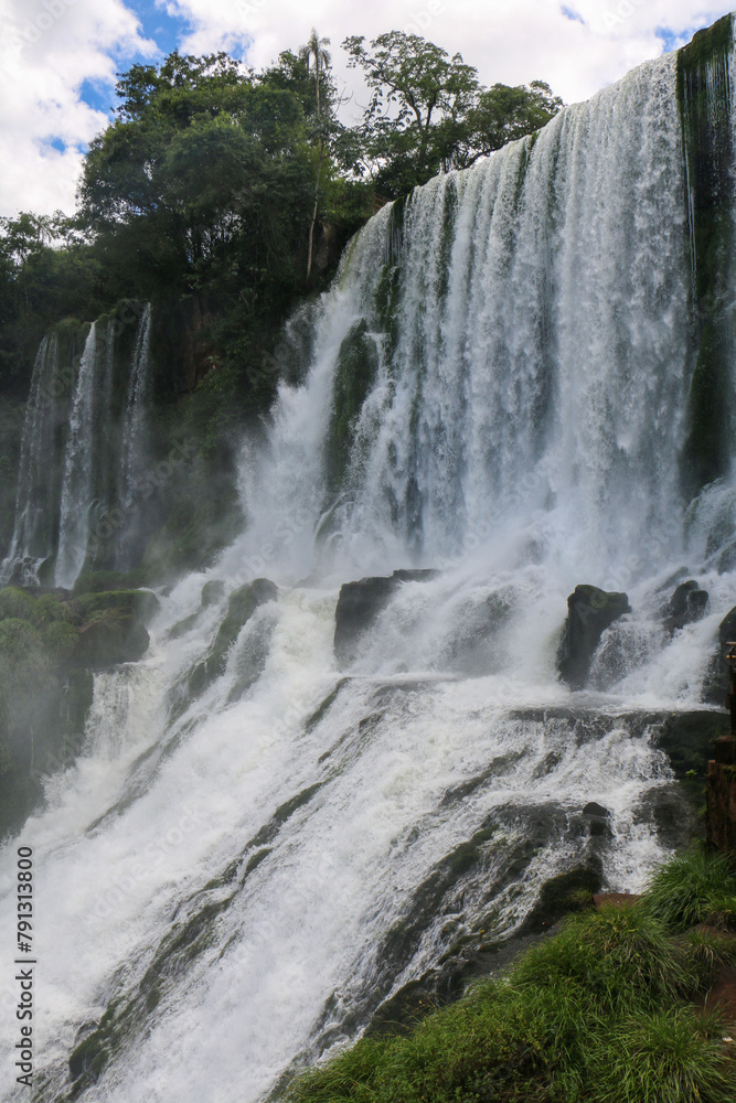 Obraz premium waterfall in the jungle
