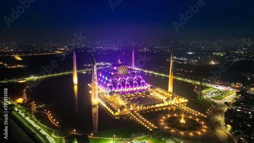 Принти на полотні Aerial view of Al-Jabbar mosque in the night