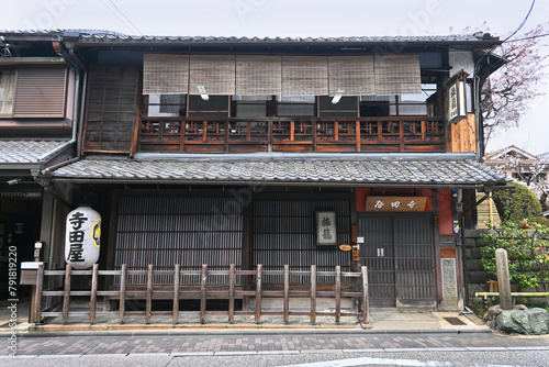 幕末の歴史を物語る京都市伏見の船宿寺田屋 photo