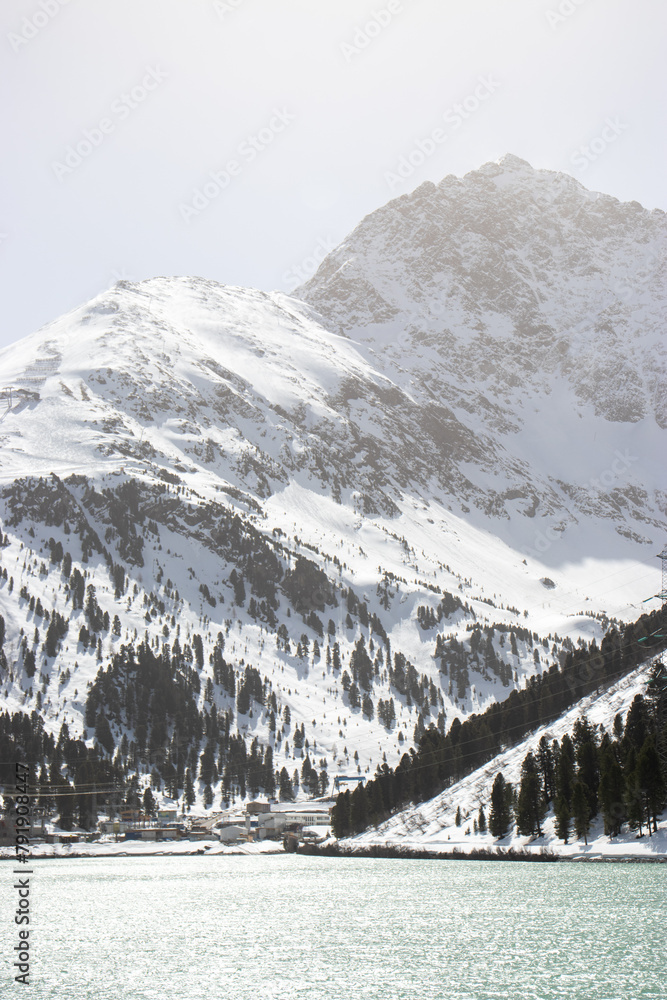 Obraz premium snow covered mountains