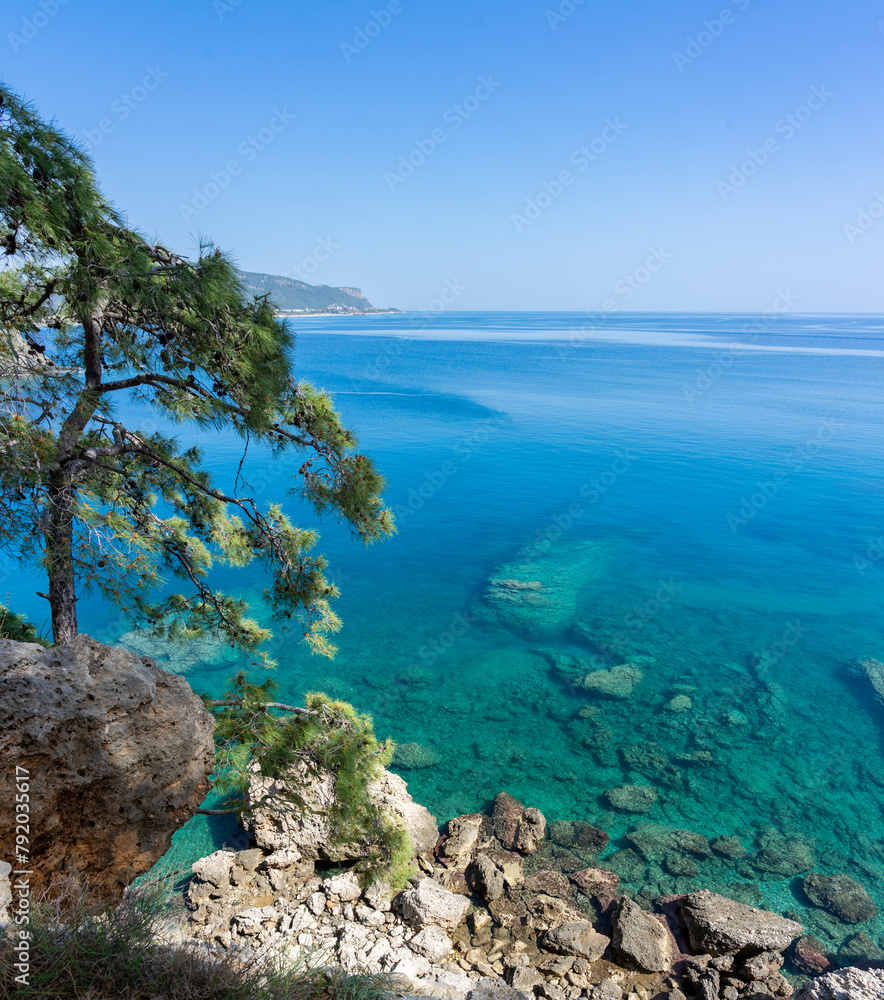 Wandern in der Türkei: Lykischer Weg, Küstenwanderung an der türkischen Riviera mit schönen Ausblicken - einsame Bucht mit kristallklarem Wasser Wandern in der Türkei: Lykischer Weg, Küstenwanderung an der türkischen Riviera mit schönen Ausblicken - einsame Bucht mit kristallklarem Wasser