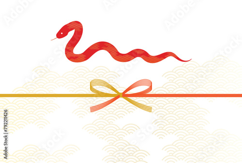 2025年巳年のシンプルな年賀状、赤蛇と水引の和柄背景