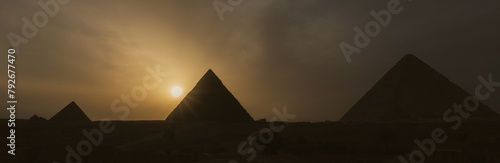Piramides photo