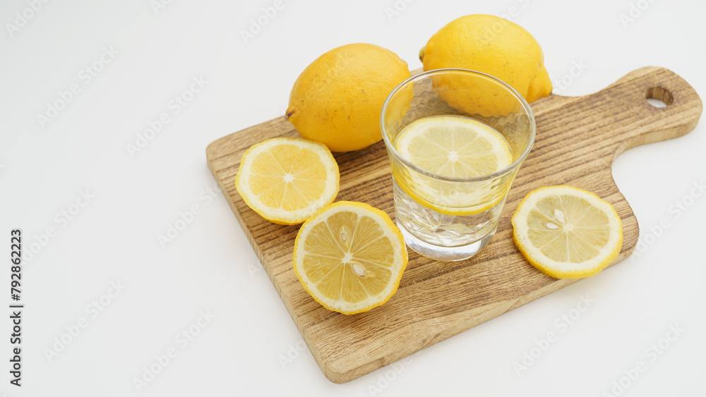 レモンとレモン水 レモンとレモン水