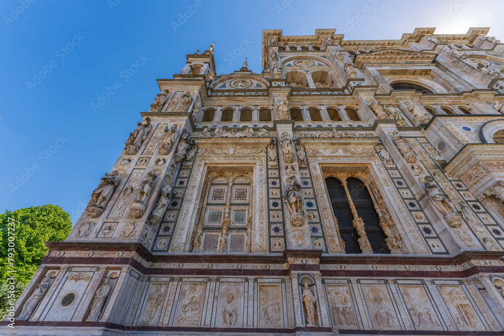 Obraz premium Nice details on the left side facade of the Certosa di Pavia