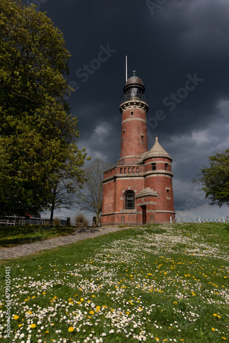 Historischer Leuchtturm aus Backstein am Tiessenkai. photo