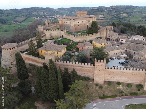 Il castello di Gradara visto con il Drone - Il castello di Paolo e Francesca