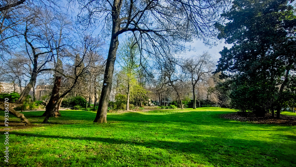 Le Parc Louis Dupic près de la mairie de Vénissieux