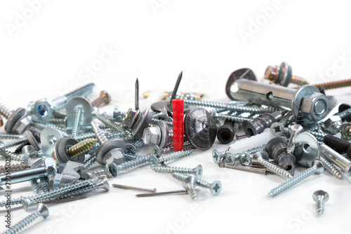 A wide range of screws for fastening plastic and wooden objects