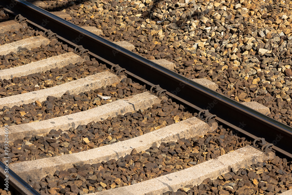 Naklejka premium Overhead photograph of railway tracks on ballast rocks