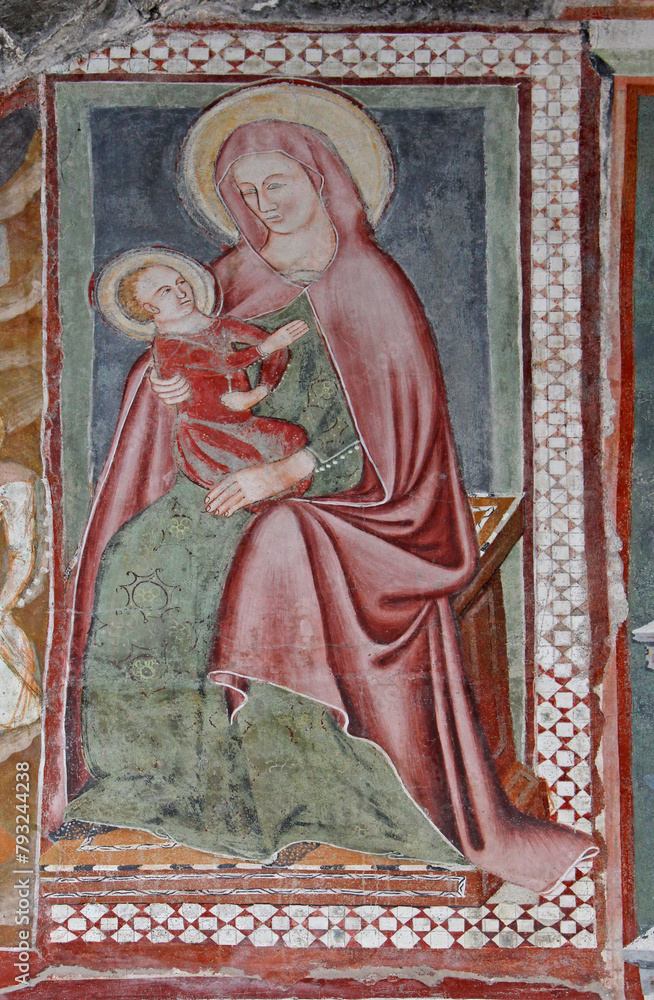 Madonna con Bambino; affresco nella chiesa romanica di San Fedele a Como
