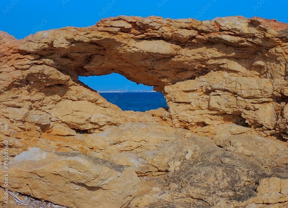 Particolare della costa rocciosa di Punta Cirica 1341