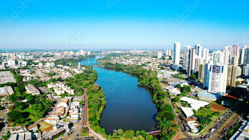 Lago Igapó na cidade de Londrina no Estado do Paraná, Sul do Brasil	