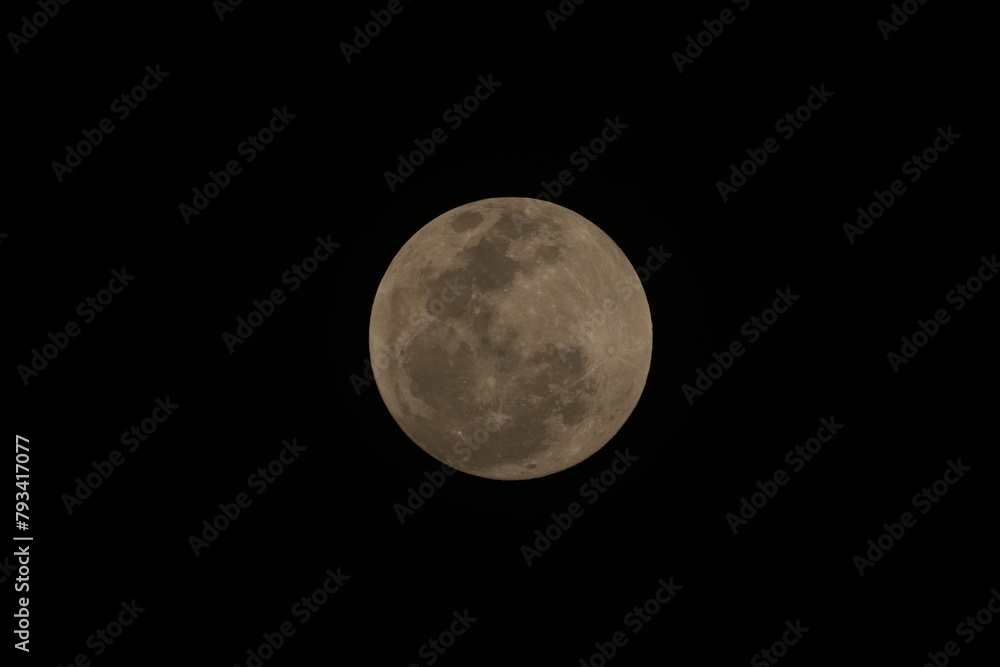 Obraz premium The Moon is an astronomical body that orbits planet Earth, being Earth's only permanent natural satellite
