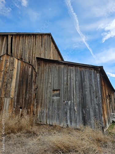 Canvastavla old barn