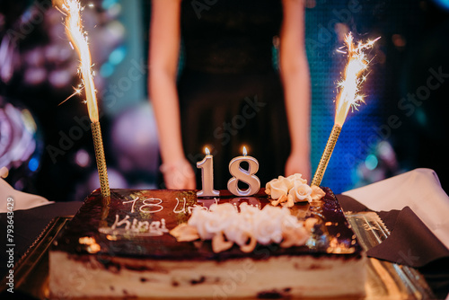 Tort na 18 urodziny © Radosaw