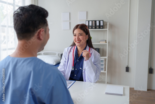 The doctor or pharmacist is discussing the results of the treatment by giving pills. With the patients who were examined, counseling ideas and treatment guidelines