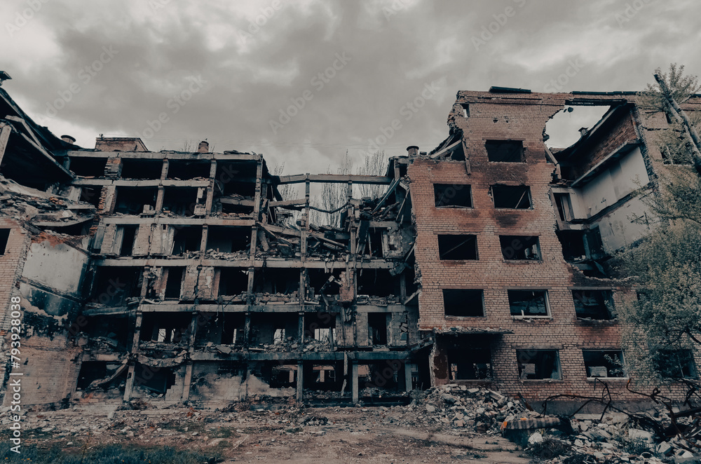 Fototapeta premium destroyed school building in Ukraine