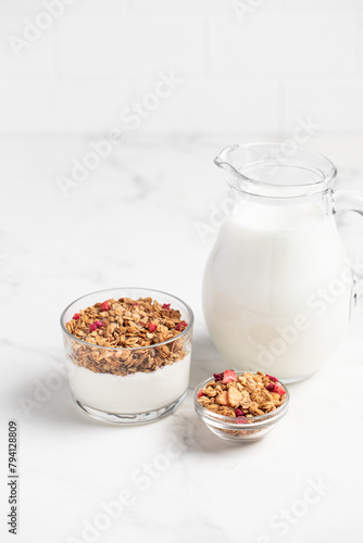 homemade granola, healthy breakfast, granola with yogurt