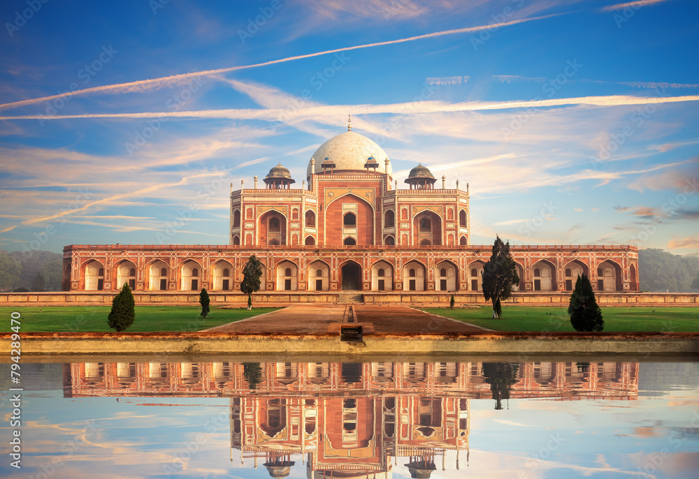 Humayun s Tomb at sunset and its reflection, New Delhi, India