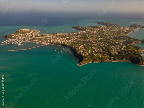 Vista aerea dell'isola di Procida. Un mare e un paesaggio con barche e navi photo