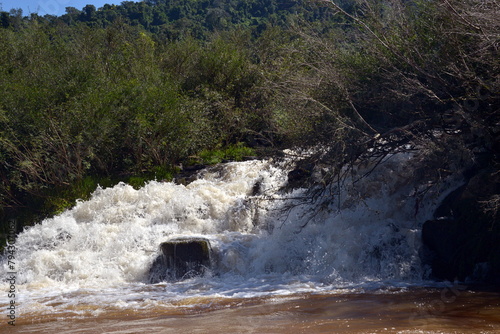Mocona waterfalls, the largest longitudinal waterfalls in the world, that range between 5 and 10 m in height, which interrupt the course of the Uruguay River for about 3 km.