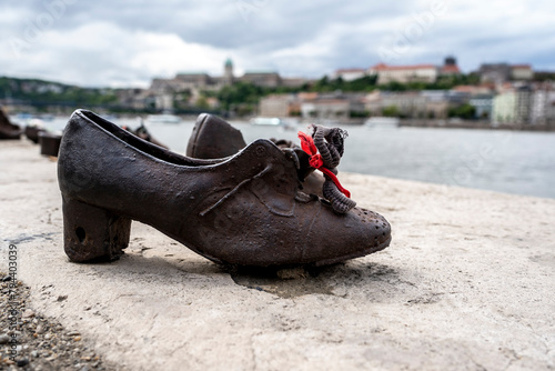 Budapeszt buty na brzegu photo