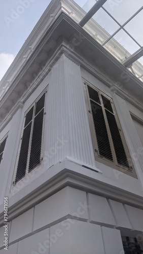 Wallpaper Mural windows of an old building Torontodigital.ca