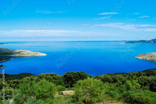 the magic of the island of Cres between crystal clear waters and wonderful landscapes